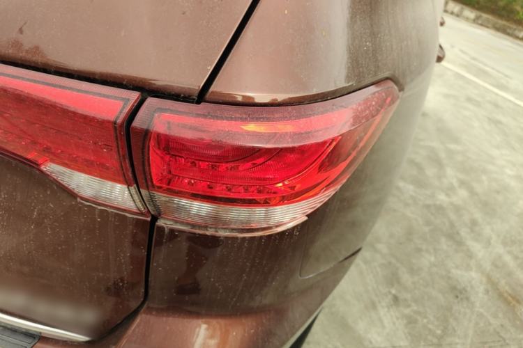 Used Foday Landfort 2015 1.9T Diesel Two-Wheel Drive Luxury Edition 7 Seats Right Rear Taillight