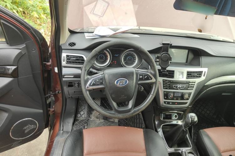 Used Foday Landfort 2015 1.9T Diesel Two-Wheel Drive Luxury Edition 7 Seats Steering Wheel