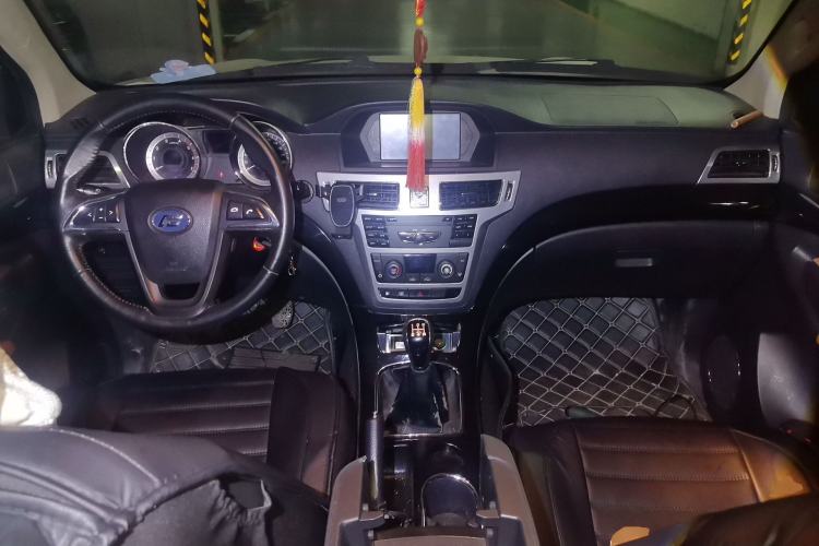 Used Foday Landfort 2015 1.9T Diesel Two-Wheel Drive Standard Edition 7 Seats Center Console