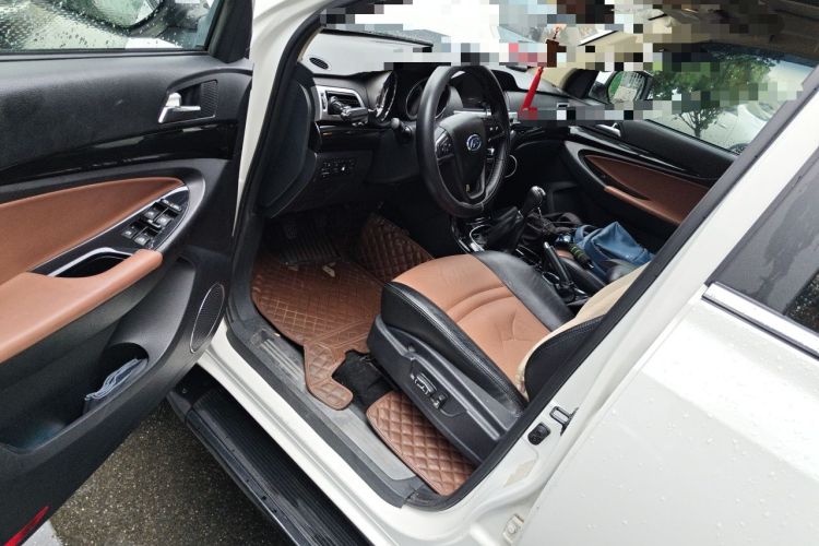 Used Foday Landfort 2015 2.4L Gasoline Two-Wheel Drive Luxury Edition 7 Seats Driver Seat