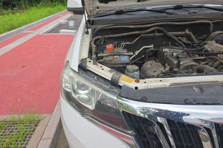 Used Foday Landfort 2015 2.4L Gasoline Two-Wheel Drive Standard Edition 7-Seater Engine Bay Right