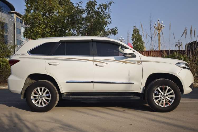 Used Foday Landfort 2015 1.9T Diesel Two-Wheel Drive Standard Edition 7 Seats Exterior 3