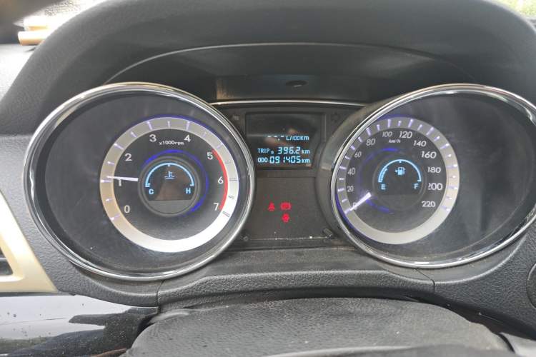 Used Foday Landfort 2015 2.4L Gasoline Two-Wheel Drive Standard Edition 7-Seater Instrument Cluster