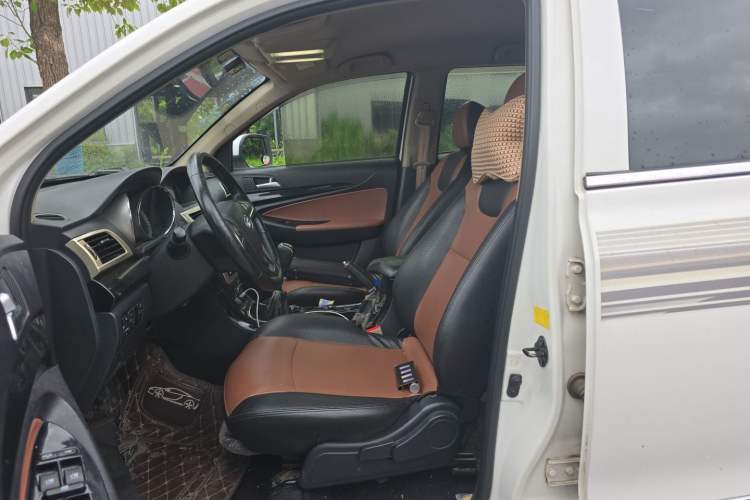 Used Foday Landfort 2015 2.4L Gasoline Two-Wheel Drive Standard Edition 7-Seater Left Front Seat
