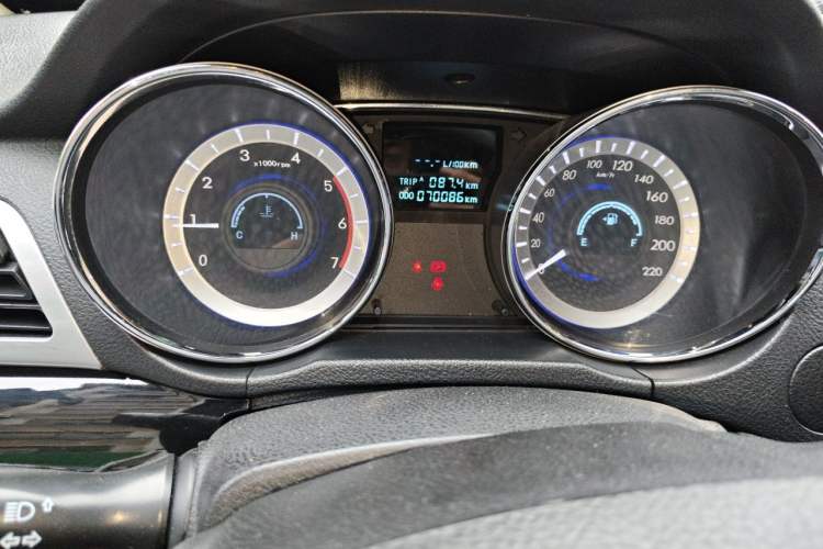Used Foday Landfort 2015 2.4L Gasoline Two-Wheel Drive Luxury Edition 7 Seats Odometer Close Up