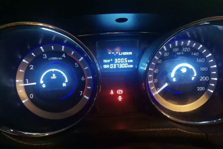 Used Foday Landfort 2015 1.9T Diesel Two-Wheel Drive Standard Edition 7 Seats Odometer Close Up