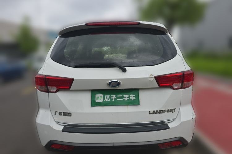 Used Foday Landfort 2015 2.4L Gasoline Two-Wheel Drive Standard Edition 7-Seater Rear