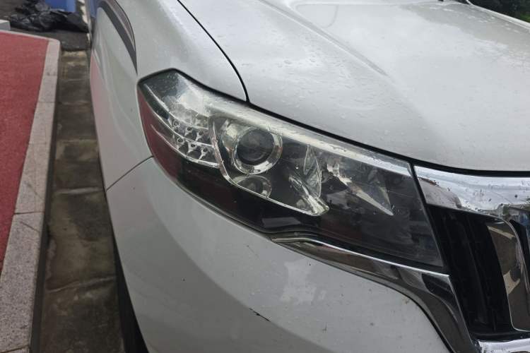 Used Foday Landfort 2015 2.4L Gasoline Two-Wheel Drive Standard Edition 7-Seater Right Front Headlight