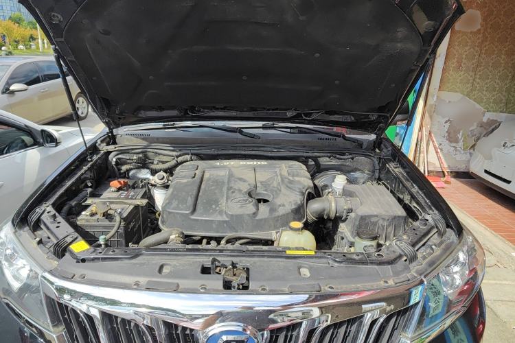 Used Foday Landfort 2017 1.9T Diesel Manual Two-Wheel Drive Flagship Edition 7 Seats Engine Bay