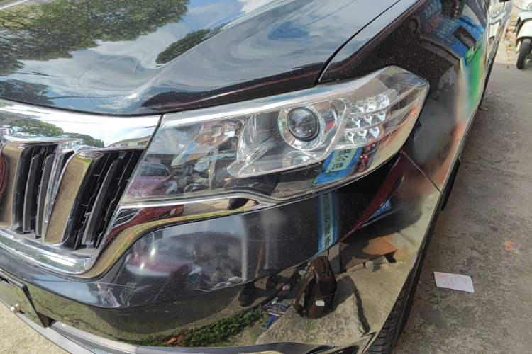 Used Foday Landfort 2017 1.9T Diesel Manual Two-Wheel Drive Flagship Edition 7 Seats Left Front Headlight