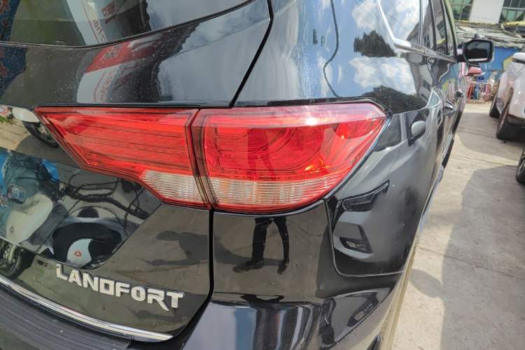 Used Foday Landfort 2017 1.9T Diesel Manual Two-Wheel Drive Flagship Edition 7 Seats Right Rear Taillight