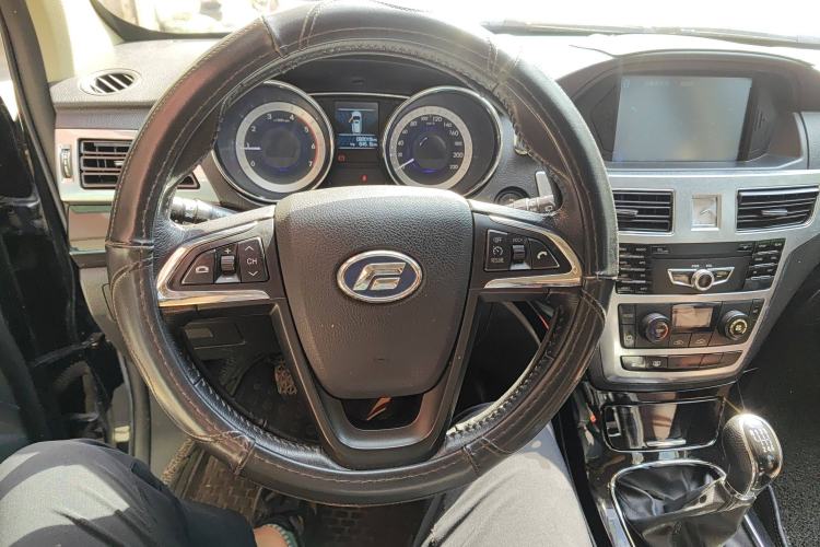 Used Foday Landfort 2017 1.9T Diesel Manual Two-Wheel Drive Flagship Edition 7 Seats Steering Wheel