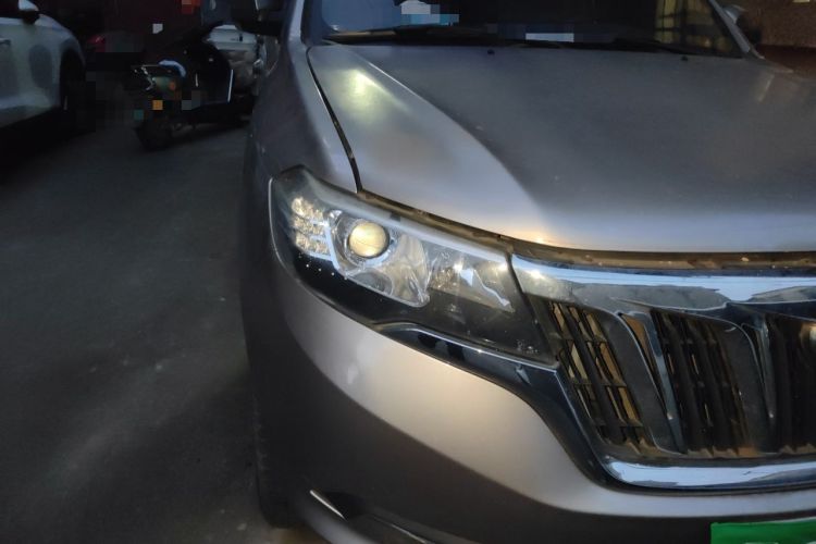 Used Foday Landfort 2017 2.0T Gasoline Manual Two-Wheel Drive Flagship Version 7 Seats Right Front Headlight