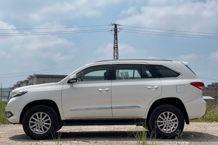 Used Foday Landfort 2017 2.0T Gasoline Manual Two-Wheel Drive Flagship Version 7 Seats Exterior 3