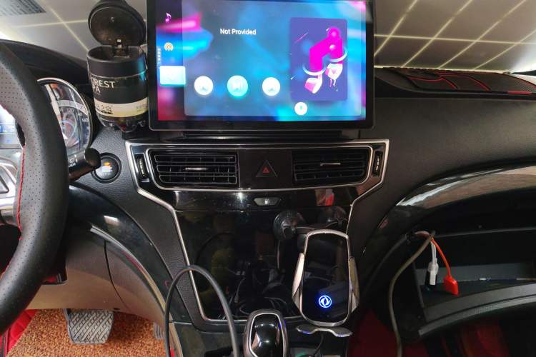Used Foday Landfort 2018 1.9T Diesel Automatic 2WD Flagship 7-Seater Audio And AC Panel