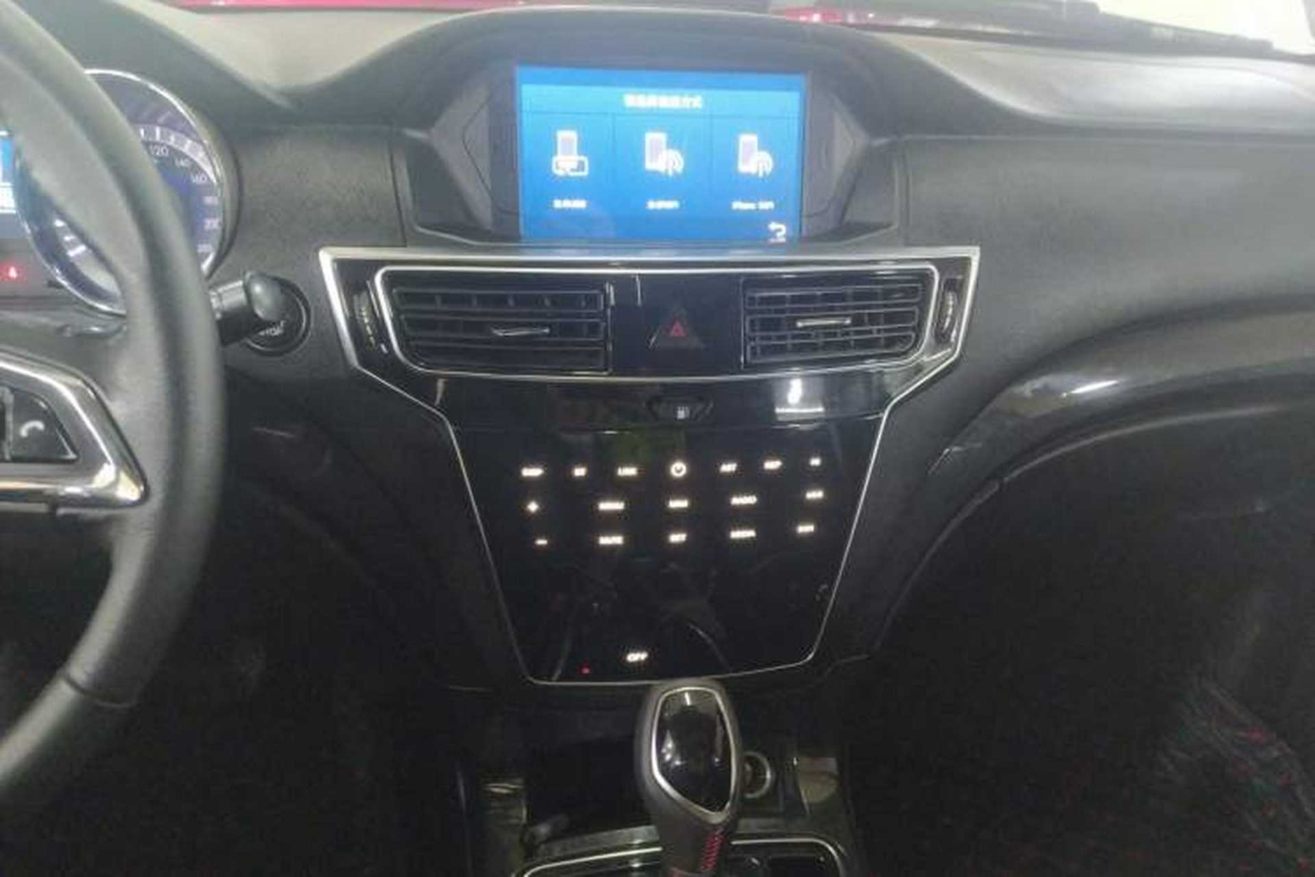 Used Foday Landfort 2018 1.9T Diesel Automatic 4x4 Flagship Model 7 Seats Audio And AC Panel