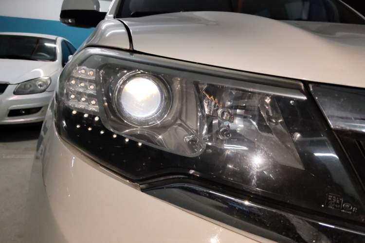 Used Foday Landfort 2018 1.9T Diesel Automatic 2WD Flagship 7-Seater Right Front Headlight