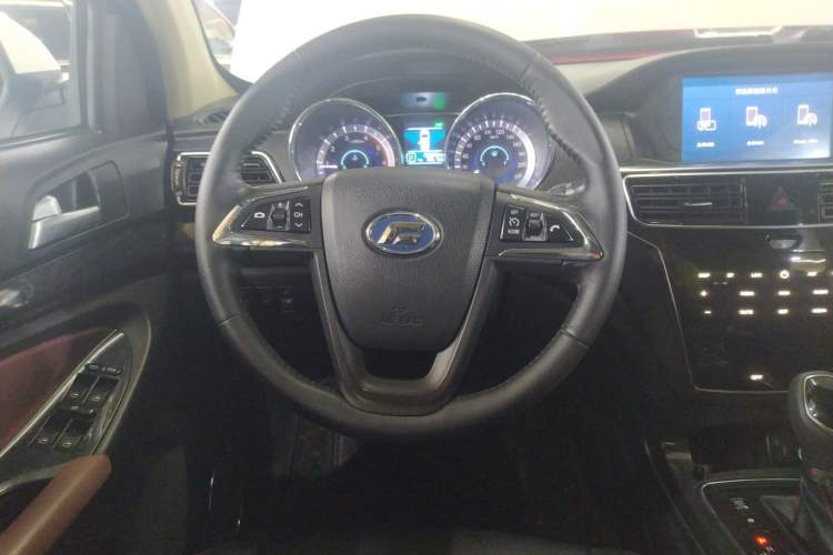 Used Foday Landfort 2018 1.9T Diesel Automatic 4x4 Flagship Model 7 Seats Steering Wheel