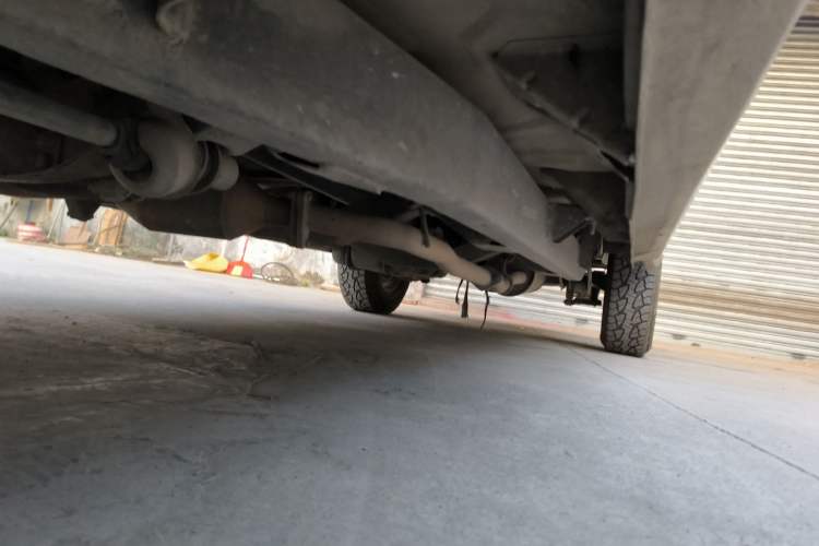 Used Foday Lion 2012 2.0T Two-Wheel-Drive Standard Version Chassis Front Left