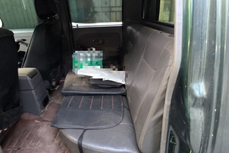 Used Foday Lion 2012 2.0T Two-Wheel-Drive Standard Version Left Rear Seat