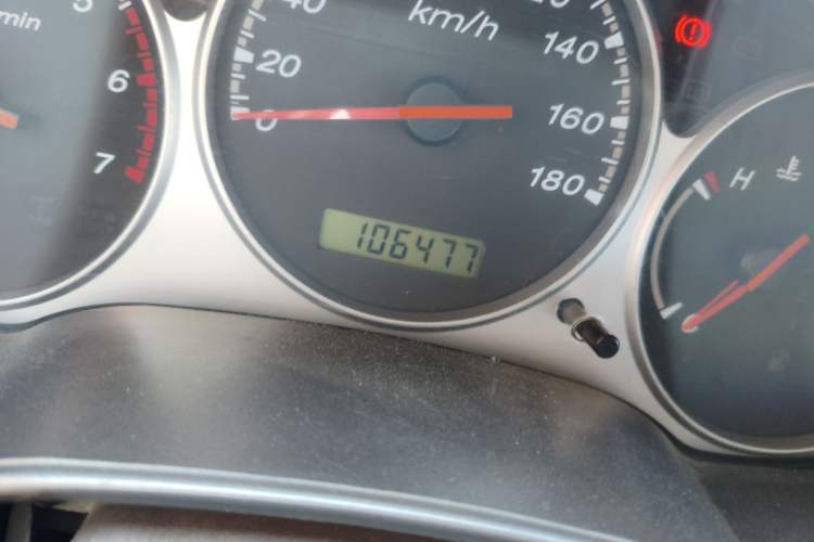 Used Foday Lion 2012 2.0T Two-Wheel-Drive Standard Version Odometer Close Up