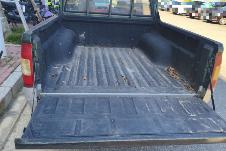 Used Foday Lion 2012 2.0T Two-Wheel-Drive Standard Version Trunk
