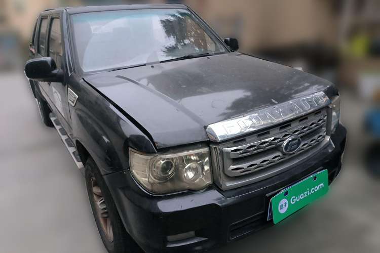 Used Foday Lion F16 2013 2.4L Gasoline Two-Wheel Drive Luxury Extended Version 4G64S4N Front Right 45 Deg