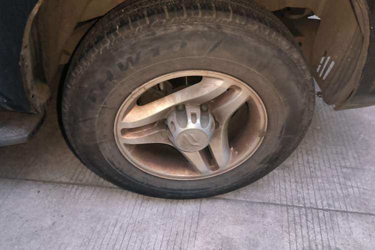 Used Foday Lion F16 2013 2.4L Gasoline Two-Wheel Drive Luxury Extended Version 4G64S4N Right Front Wheel Hub