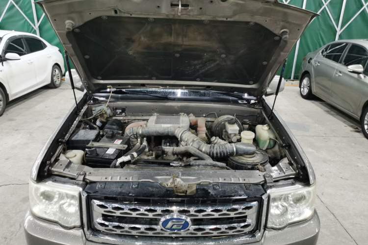 Used Foday Lion F16 2013 2.0T Diesel Two-Wheel Drive Entry-Level 4F20TC1 Engine Bay