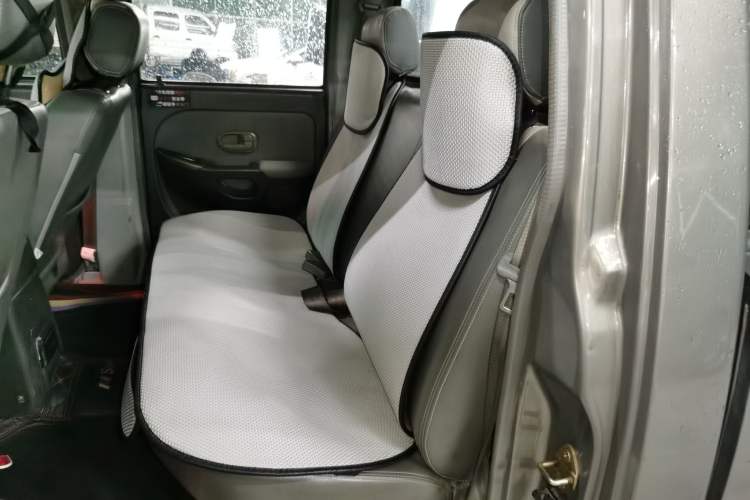 Used Foday Lion F16 2013 2.0T Diesel Two-Wheel Drive Entry-Level 4F20TC1 Left Rear Seat