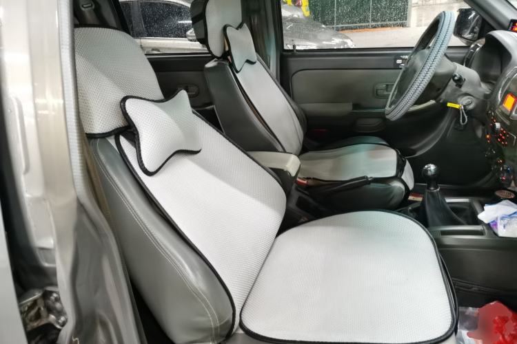 Used Foday Lion F16 2013 2.0T Diesel Two-Wheel Drive Entry-Level 4F20TC1 Right Front Seat