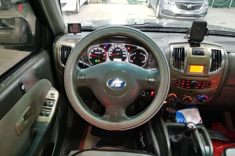 Used Foday Lion F16 2013 2.0T Diesel Two-Wheel Drive Entry-Level 4F20TC1 Steering Wheel