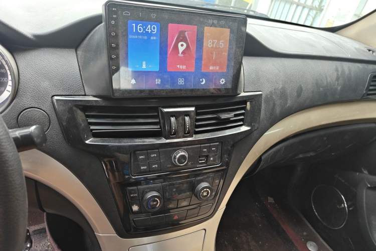 Used Foday Lion F22 2015 1.9T Two-Wheel Drive Diesel Standard Version D19TCID1 Audio And AC Panel