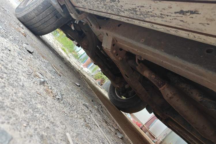 Used Foday Lion F22 2015 1.9T Two-Wheel Drive Diesel Standard Version D19TCID1 Chassis Front Left