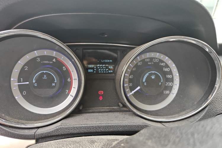 Used Foday Lion F22 2015 1.9T Two-Wheel Drive Diesel Standard Version D19TCID1 Odometer Close Up