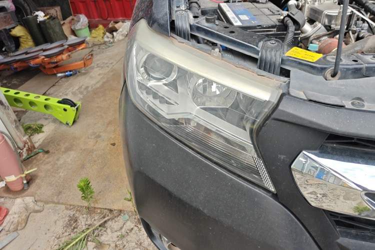 Used Foday Lion F22 2015 1.9T Two-Wheel Drive Diesel Standard Version D19TCID1 Right Front Headlight