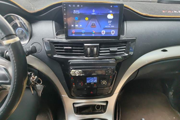 Used Foday Lion F22 2015 1.9T Two-Wheel Drive Diesel Standard Version D19TCID1 Audio And AC Panel