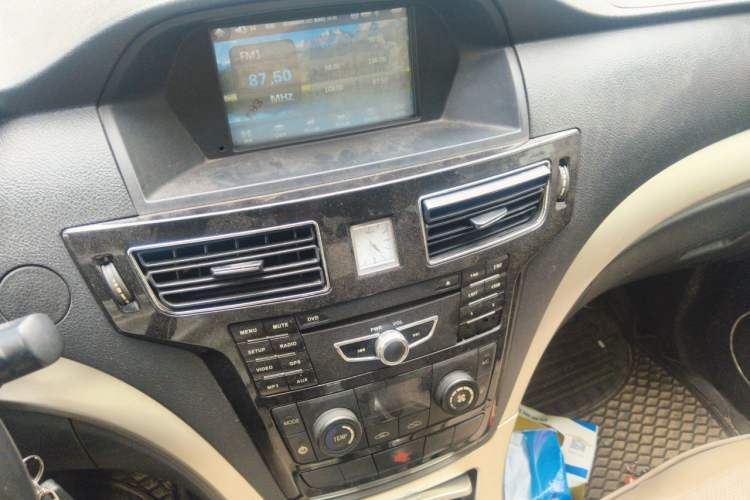 Used Foday Lion F22 2015 1.9T Two-Wheel Drive Diesel Luxury Version D19TCID1 Audio And AC Panel