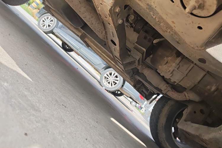 Used Foday Lion F22 2015 1.9T Two-Wheel Drive Diesel Standard Version D19TCID1 Chassis Front Right