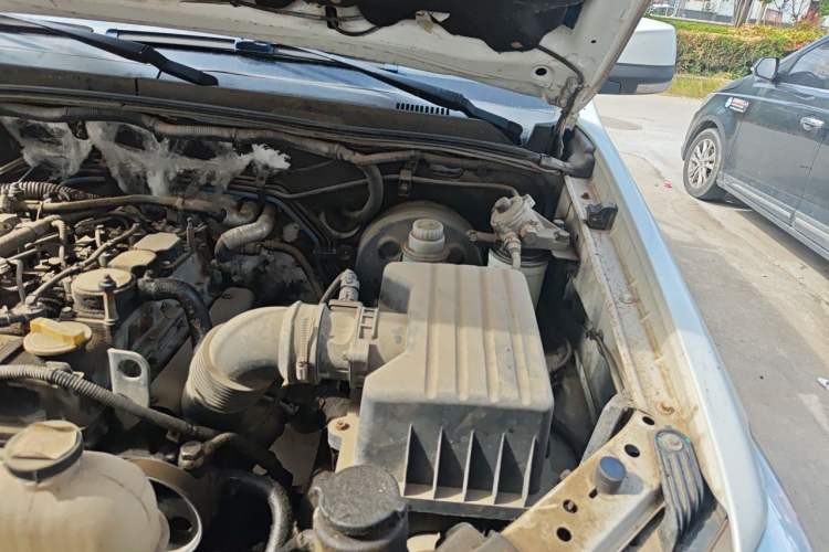 Used Foday Lion F22 2015 1.9T Two-Wheel Drive Diesel Standard Version D19TCID1 Engine Bay Left