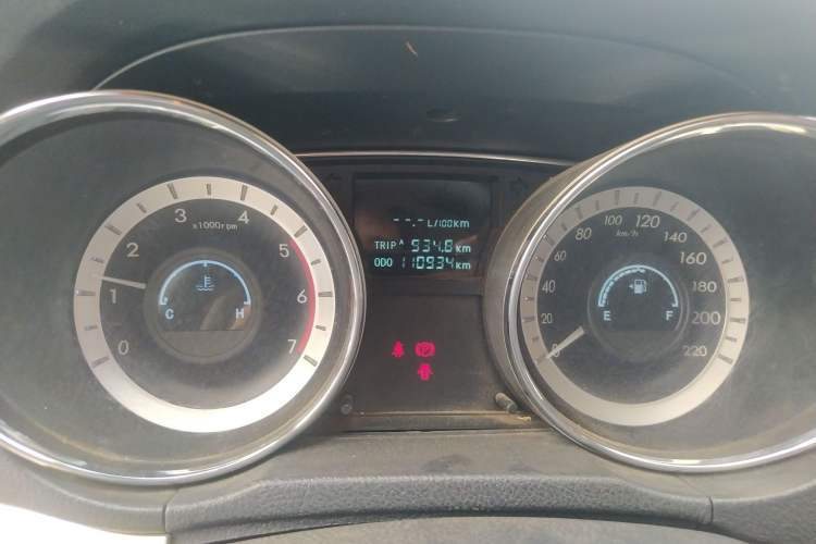 Used Foday Lion F22 2015 2.4L Two-Wheel-Drive Gasoline Standard Version 4G69S4N Instrument Cluster