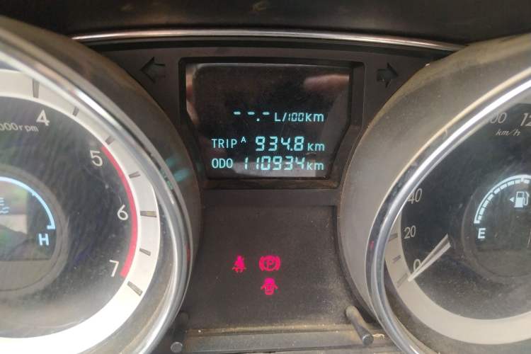 Used Foday Lion F22 2015 2.4L Two-Wheel-Drive Gasoline Standard Version 4G69S4N Odometer Close Up
