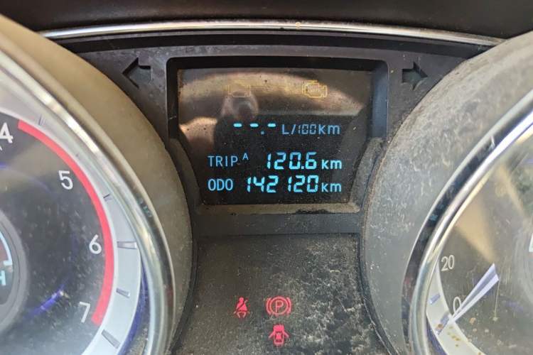 Used Foday Lion F22 2015 1.9T Two-Wheel Drive Diesel Standard Version D19TCID1 Odometer Close Up