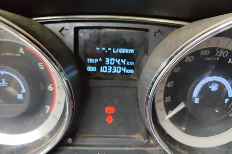 Used Foday Lion F22 2015 1.9T Two-Wheel Drive Diesel Standard Version D19TCID1 Odometer Close Up