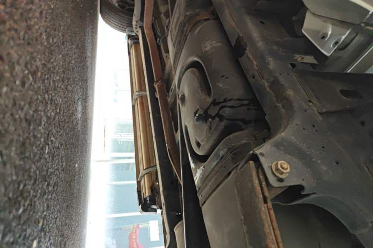 Used Foday Lion F22 2017 1.9T Two-Wheel Drive Diesel China V Emission Standard Advanced Long-Wheelbase Version D19TCIE2 Chassis Rear Left