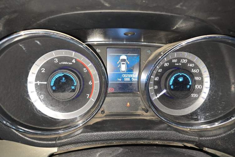 Used Foday Lion F22 2017 1.9T Two-Wheel Drive Diesel China V Emission Standard Advanced Long-Wheelbase Version D19TCIE2 Instrument Cluster