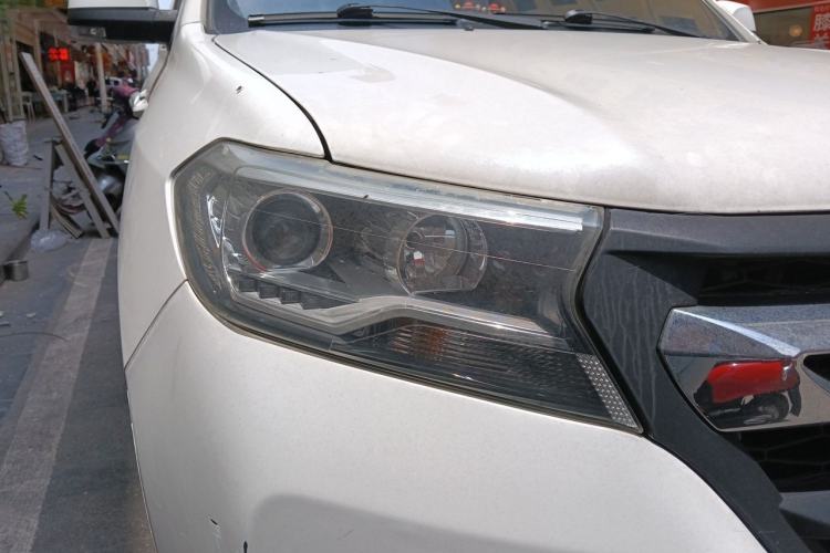Used Foday Lion F22 2017 1.9T Two-Wheel Drive Diesel China V Flagship Extended Version D19TCIE2 Right Front Headlight