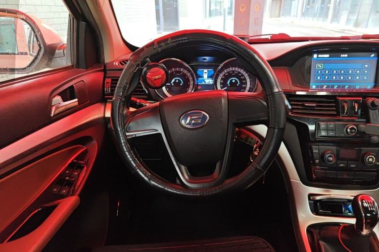 Used Foday Lion F22 2017 1.9T Two-Wheel Drive Diesel China V Emission Standard Advanced Long-Wheelbase Version D19TCIE2 Steering Wheel