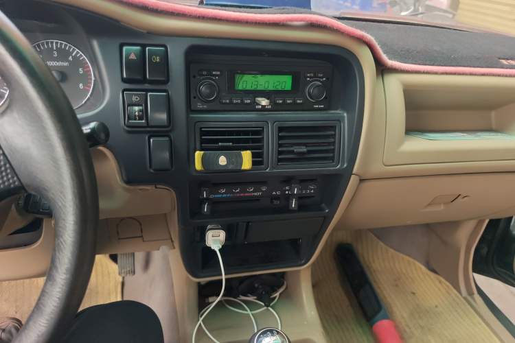 Used Foday Little Superman 2015 2.0T Diesel Long Wheelbase 4F20TCI Audio And AC Panel