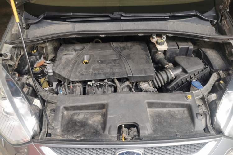 Used Ford 2008 2.3L 7-Seater Luxury Version Engine Bay